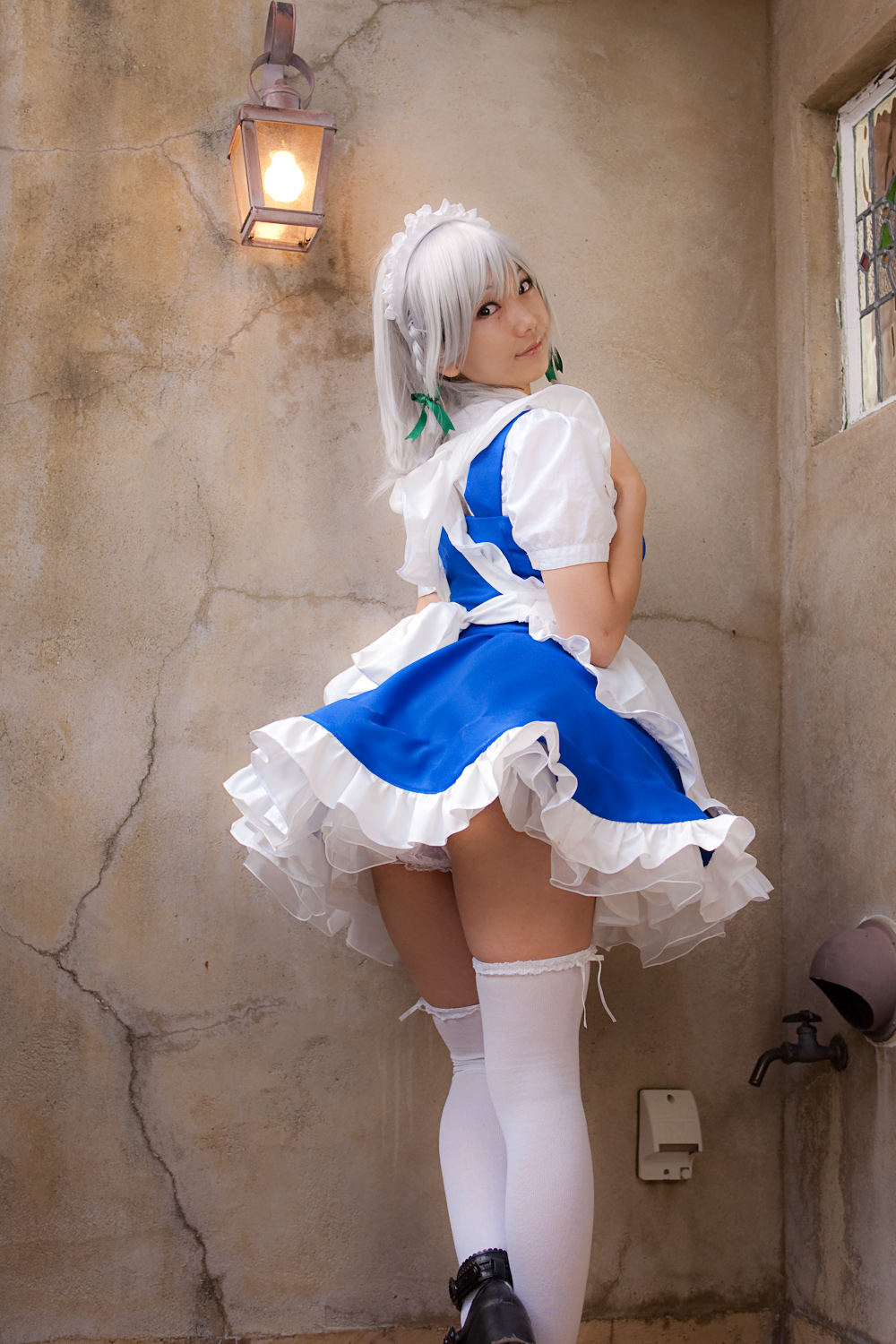 cosplay美女套图 c77 Sakuya Izayoi　白丝假发扮相(1)